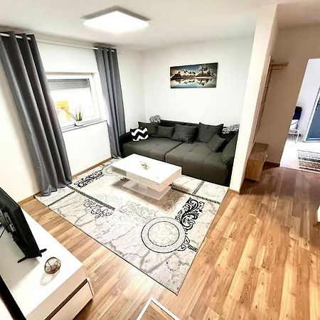 Ab Apartment Moderne Zweizimmerwohnung フィラハ エクステリア 写真