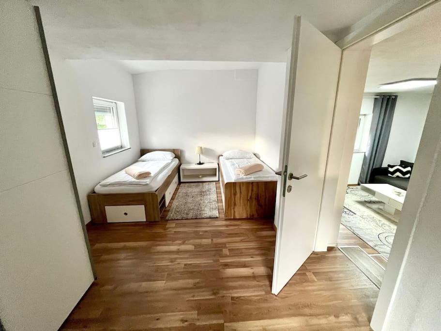 Ab Apartment Moderne Zweizimmerwohnung フィラハ エクステリア 写真