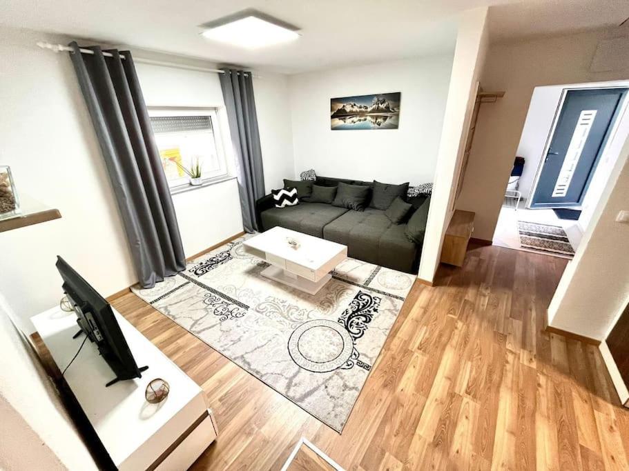 Ab Apartment Moderne Zweizimmerwohnung フィラハ エクステリア 写真